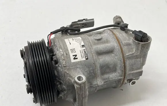 Nissan Qashqai J12 Air conditioning (A/C) compressor (pump) 926006UB0A 003767091B5 R134R1234