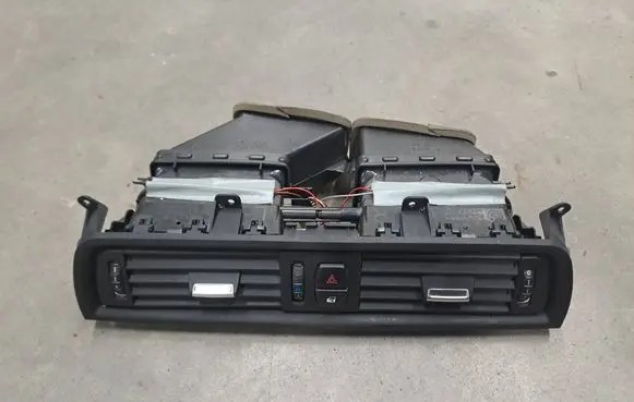BMW 5 F10 F11 Dash center air vent grill F49192897 0762213