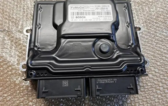 Ford Focus Engine control unit/module ECU SVLA6A-12A650-AB LA6A-12B684-AB