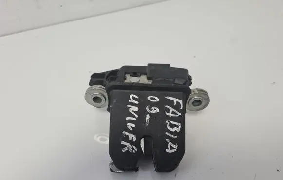 Skoda Fabia Mk2 (5J) Tailgate/trunk/boot lock/catch/latch 5J0827501B