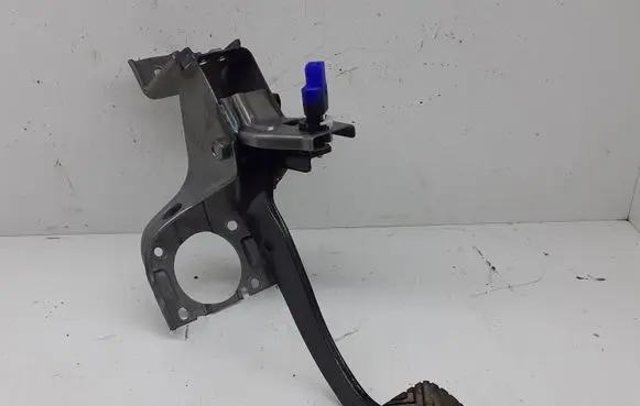 Hyundai Kona I Brake pedal 32800J9900