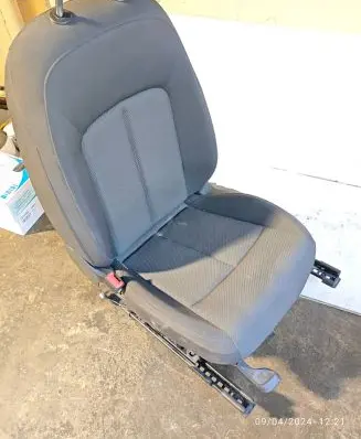 Audi e-tron Front driver seat 