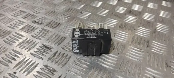 Volvo S70 V70 V70 XC Coolant fan relay 9442934 899251000