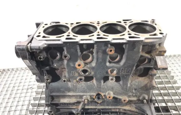 Opel Astra J Engine block A20DTH