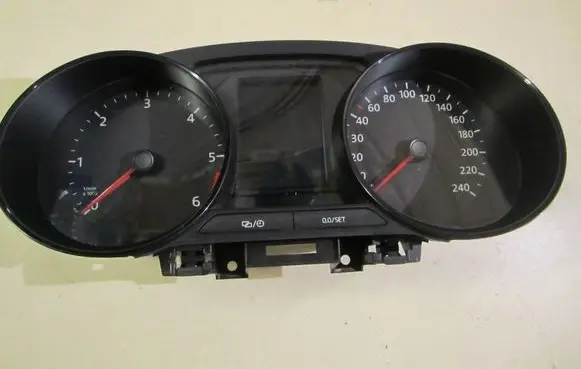 Volkswagen Polo V 6R Speedometer (instrument cluster) 6C0920731