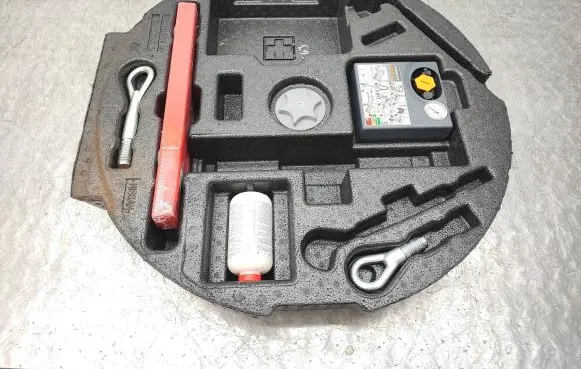 Nissan Qashqai Tool box 849A74EA1B