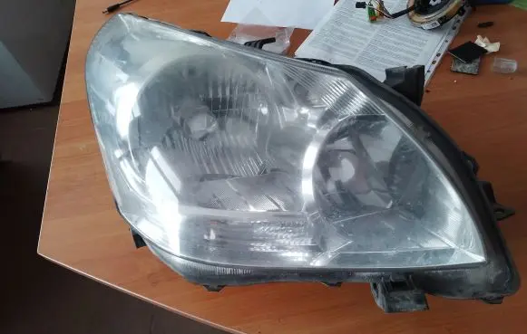 Toyota Verso Headlight/headlamp 811100F10000