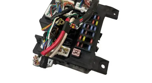 Peugeot 4007 Fuse module 8637A319 00923840 519087A18