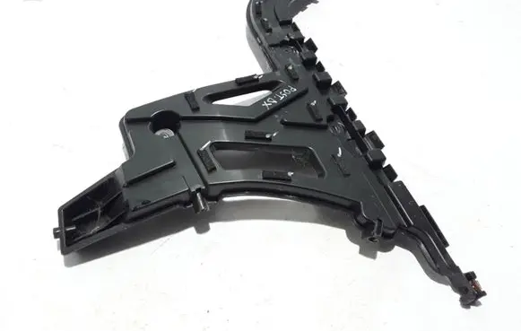 Rear bumper mounting bracket