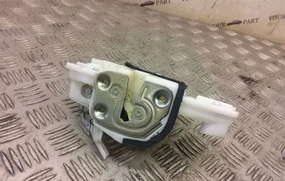 Mazda CX-3 Front door lock DD1A7107C0546