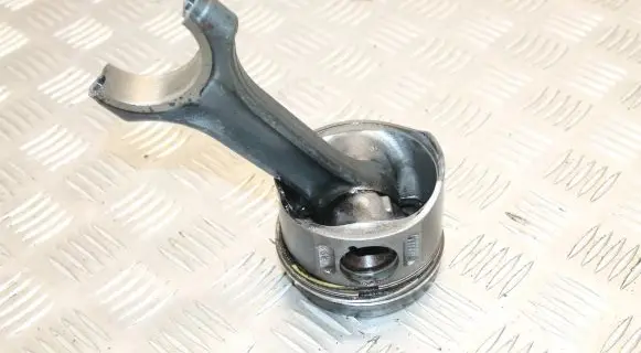 Mercedes-Benz CLK A209 C209 Piston 