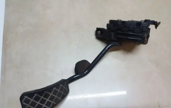Audi A4 S4 B5 8D Accelerator pedal position sensor 
