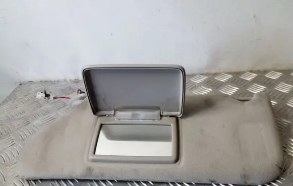 Sun visor