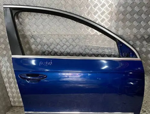 Volkswagen PASSAT B6 Front door PASSATB6 HAMU4079754