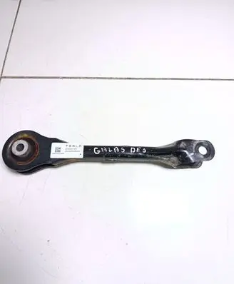 Tesla Model 3 Rear control arm 104442700C CFQ22014B1630