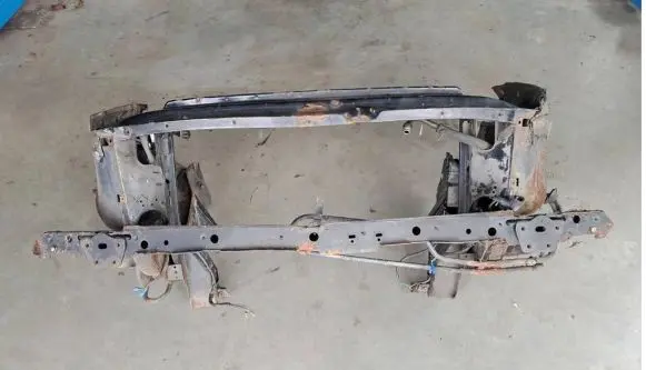 Mercedes-Benz SL R107 Radiator support slam panel 1076200372