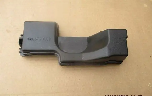 Toyota Aygo AB40 Fuse box cover 821110HQ10A