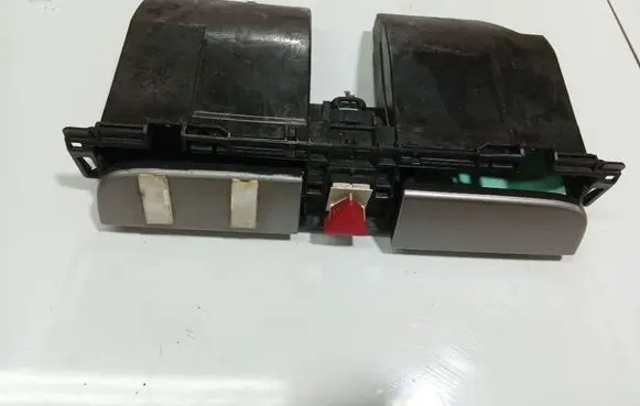 Glove box