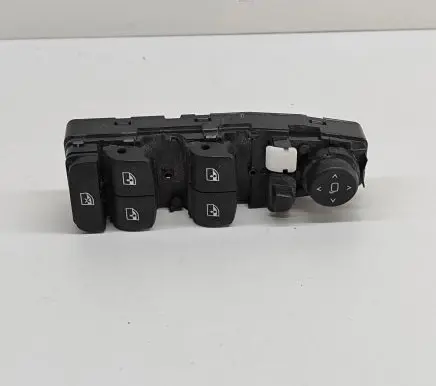 BMW 5 G30 G31 Electric window control switch 6832721