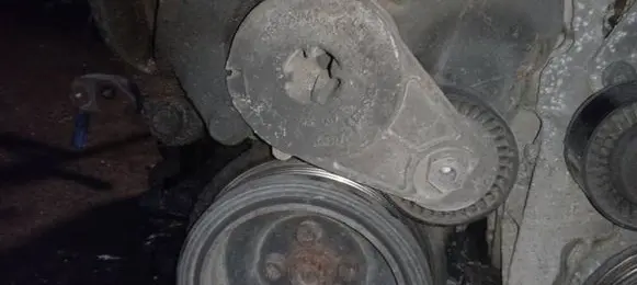Dodge Journey Generator/alternator belt tensioner 04891659AA 1345A013