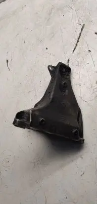 Volkswagen PASSAT B5.5 Engine mounting bracket 8d0199308A