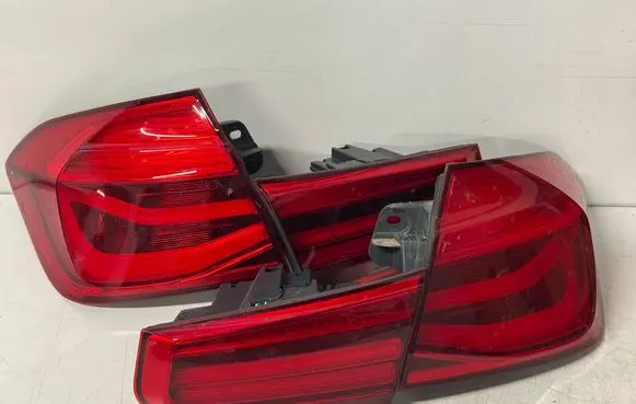 BMW 3 F30 F35 F31 Tailgate rear/tail lights 7369122 7369121 H8736912205