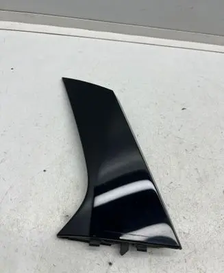 Renault Clio V Tailgate trim 960337068R