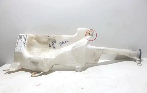 Toyota RAV 4 (XA20) Windshield washer fluid reservoir/tank 060851044