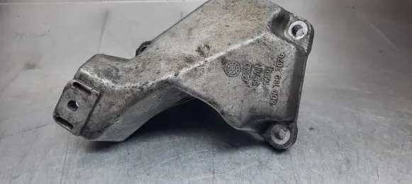 Audi A6 S6 C5 4B Engine mounting bracket