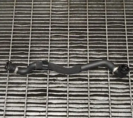 Land Rover Range Rover Velar Engine coolant pipe/hose HK838C424AC