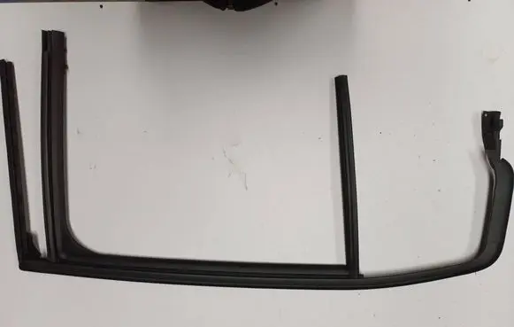 Citroen C5 Aircross Rubber seal rear door 9811246780