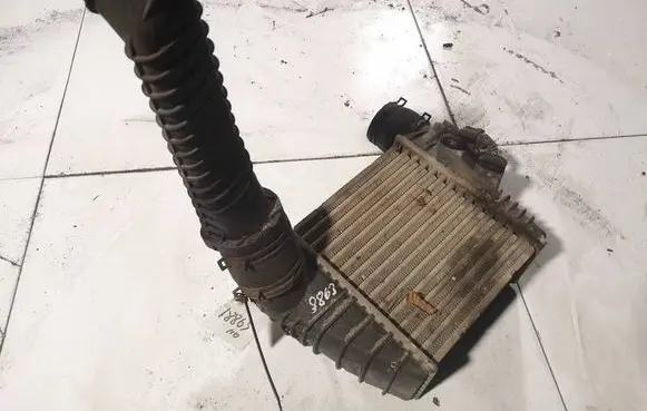 Seat Toledo II (1M) Intercooler radiator 1j0145803 862328x