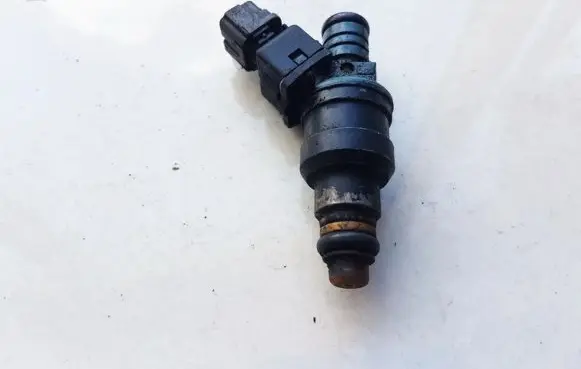 Hyundai Accent Fuel injector 3531022010 9250930006