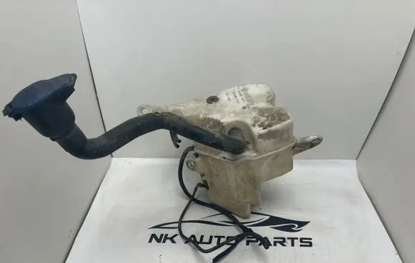 Volvo XC70 Windshield washer fluid reservoir/tank 30784233 30784234 T555D