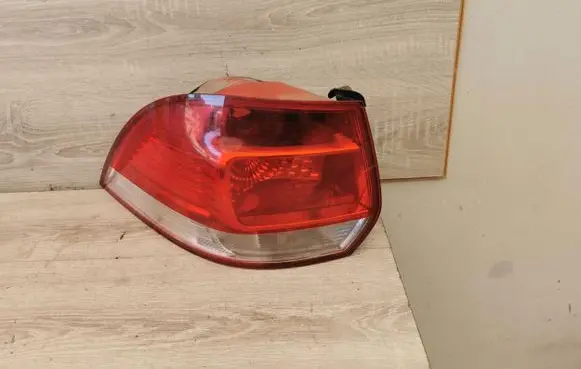 Volkswagen Golf V Rear/tail lights 1K9945095D