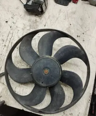 Seat Toledo II (1M) Electric radiator cooling fan 881061411