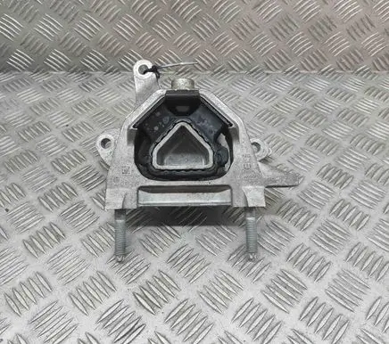 Peugeot 2008 II Engine mount bracket 9826551380