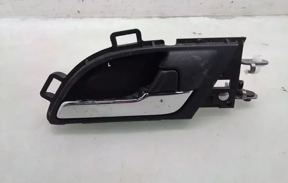 Honda CR-V Front door interior handle
