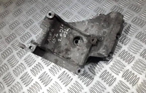 Alfa Romeo 156 Engine mounting bracket