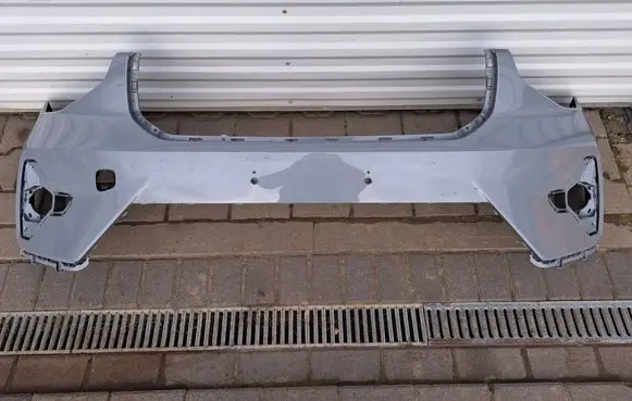 Volvo XC40 Front bumper 31690933