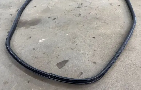 Ford S-MAX Front door rubber seal 