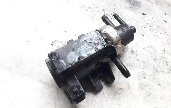 Volkswagen Golf IV Vacuum valve 
