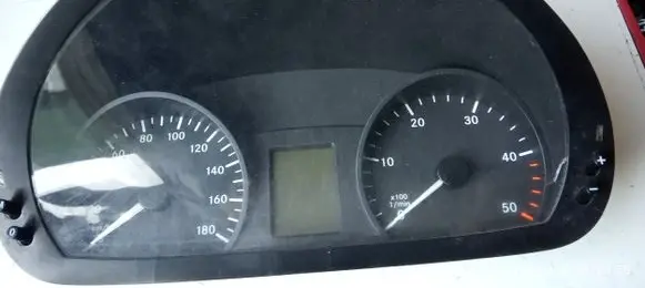 Mercedes-Benz Sprinter W906 Speedometer (instrument cluster) 1042993