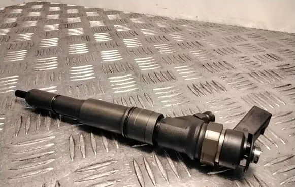 BMW X3 E83 Fuel injector 7793836 745110 69222