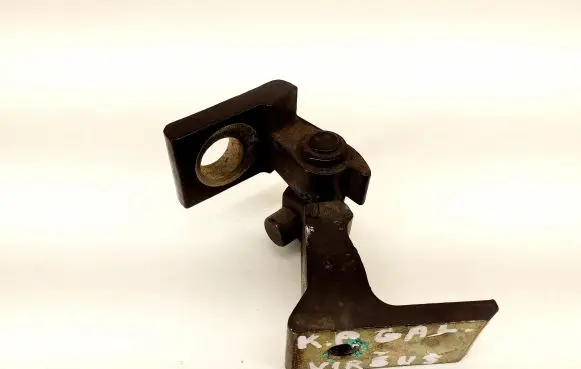 Skoda Superb B6 (3T) Rear door lower hinge 8K0831401A
