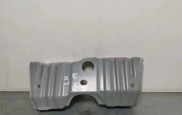 Subaru Forester SK Fender mounting bracket