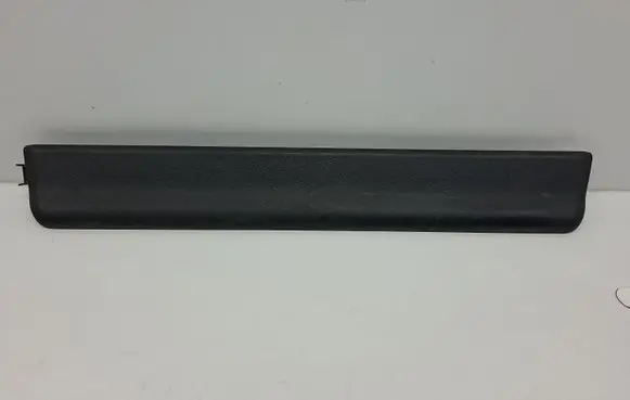Front sill trim cover