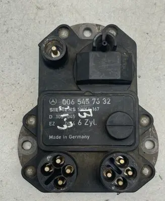 Mercedes-Benz E W124 Ignition amplifier control unit 0065457632 D105045 5WK4167