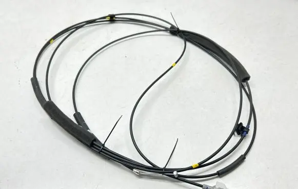 Toyota Land Cruiser (J150) Fuel cap flap release cable 