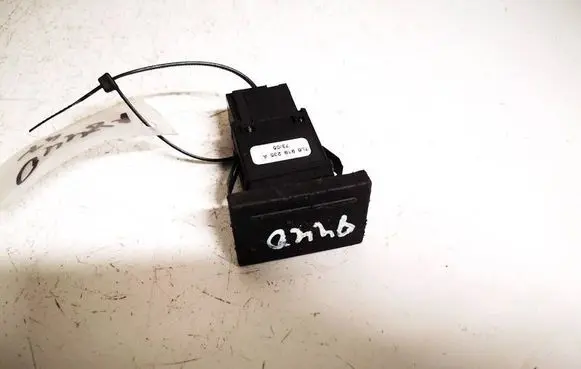 Volkswagen Touareg I Passenger airbag on/off switch 7l6919235a